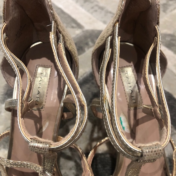 Tahari Bella Faux SnakeSkin Gold Heels 8M. GUC - Picture 9 of 10